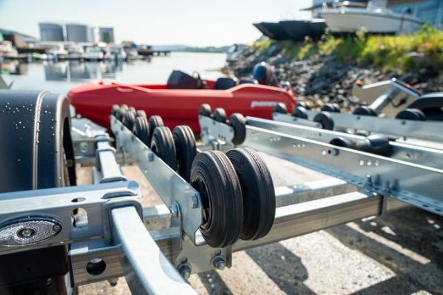 Bli kjent med våre båthengere for rotasjonsstøpte båter