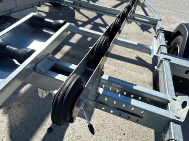 Bli kjent med våre båthengere for rotasjonsstøpte båter